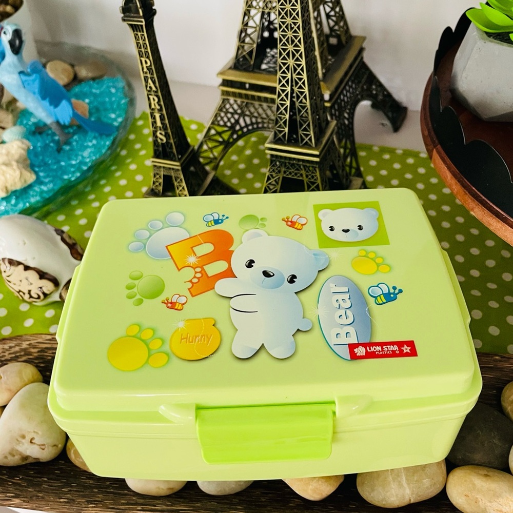 Bento box. Bear Design Snack Box - Light Green